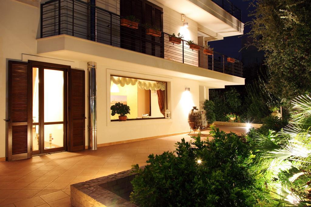 B&B Villa Il Sughero Monopoli Εξωτερικό φωτογραφία