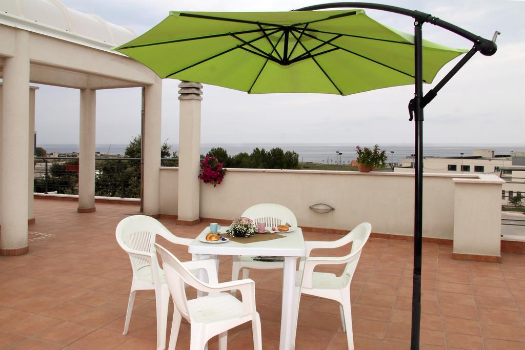 B&B Villa Il Sughero Monopoli Εξωτερικό φωτογραφία