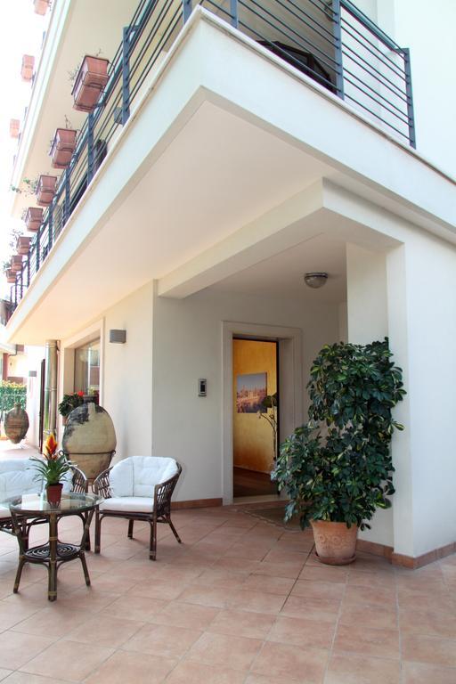 B&B Villa Il Sughero Monopoli Εξωτερικό φωτογραφία